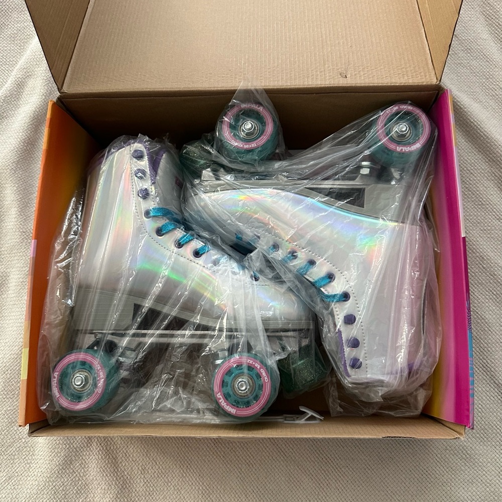 BNIB! Impala Holographic Roller Skates - size 7 - Picture 6 of 14
